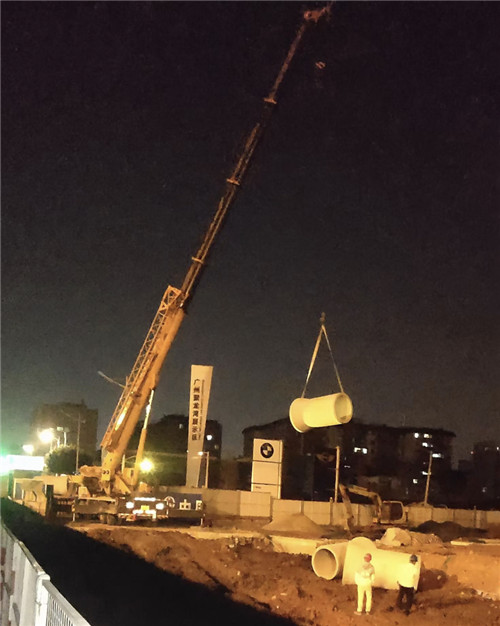 无棣县“弯臂矫正”—— 吊车的 “形变补偿” 技术